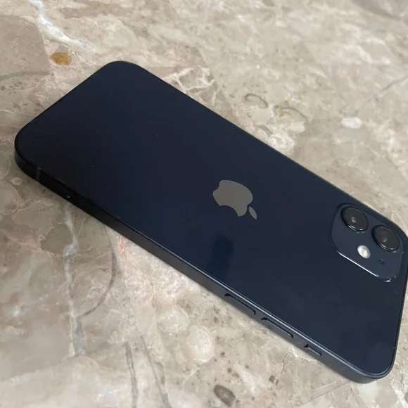 Apple iPhone 12